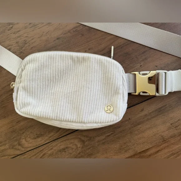 Lululemon White Belt Bag - Picture 2 of 7